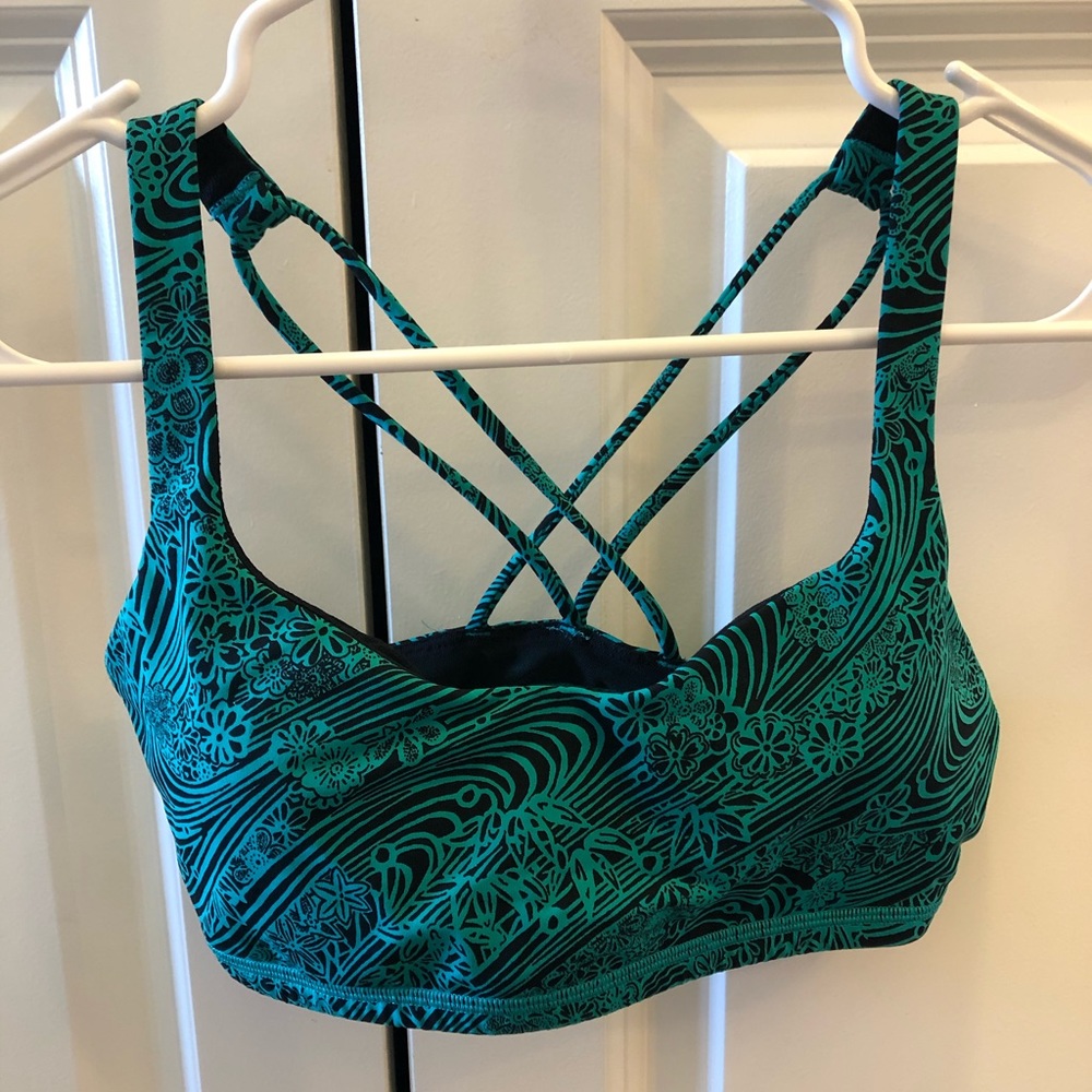 Lululemon Free to Be Sports Bra